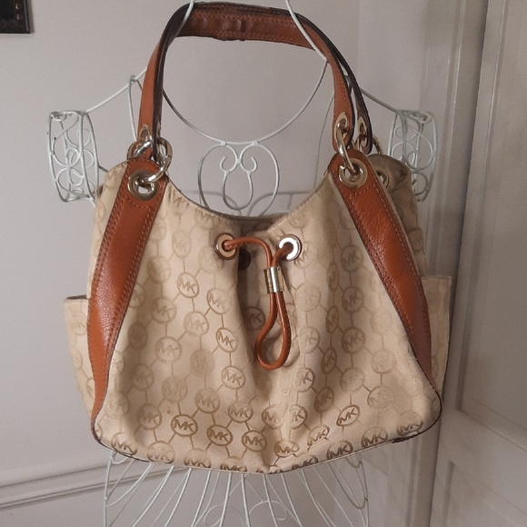 Michael Kors Handbags - Michael Kors Cream and Brown Shoulder Bag